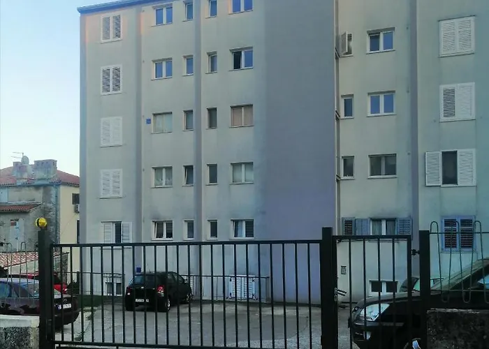Apartment Center Dora