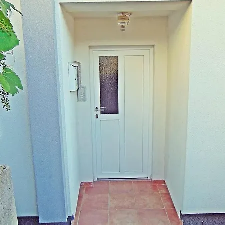 Center Dora Apartment Pula