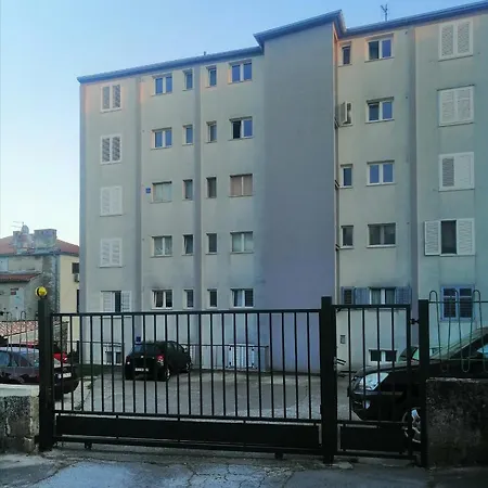 Lägenhet Center Dora